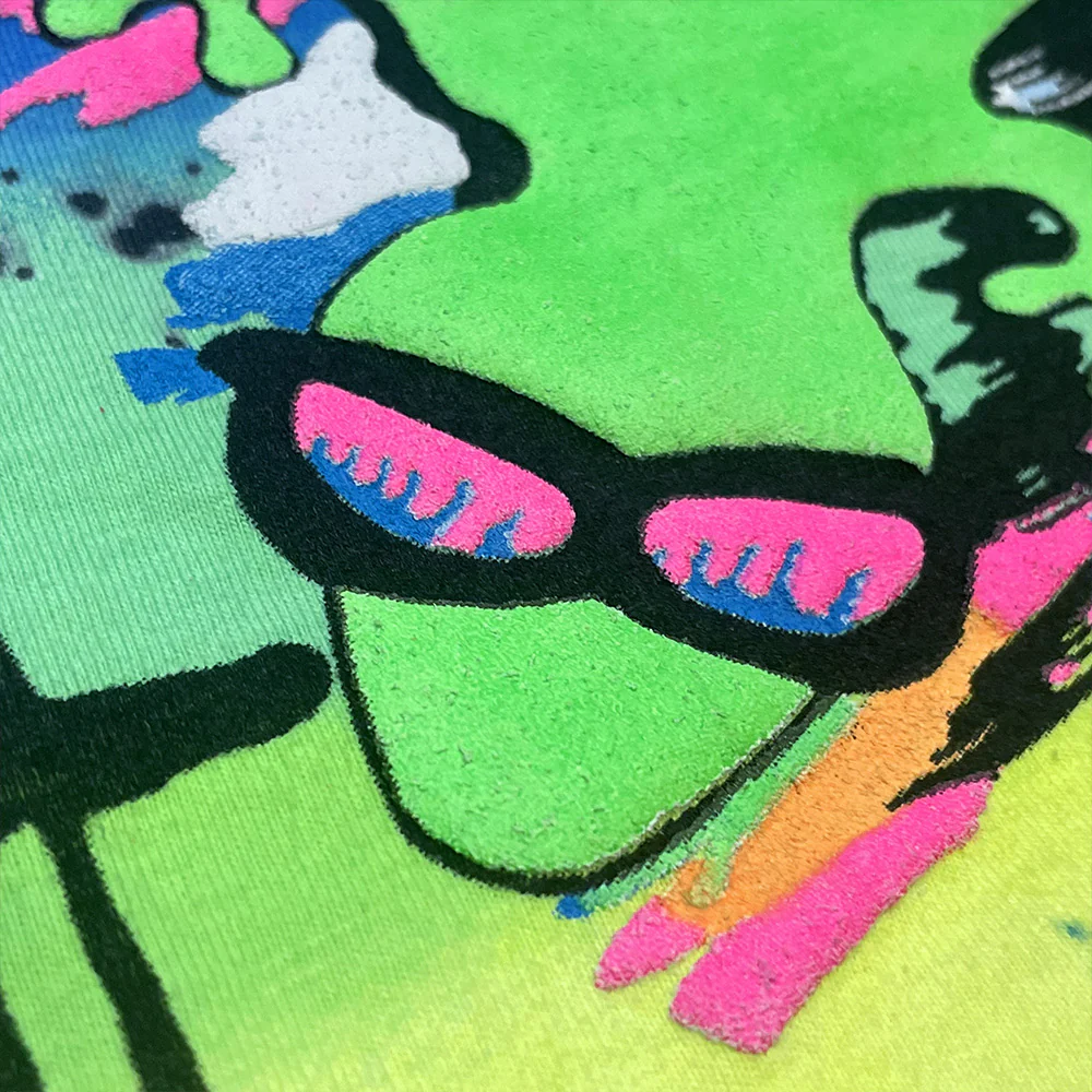 1989 Gecko Graffiti Yellow/Blue/Black Retro Surf Style Tee - Image 9